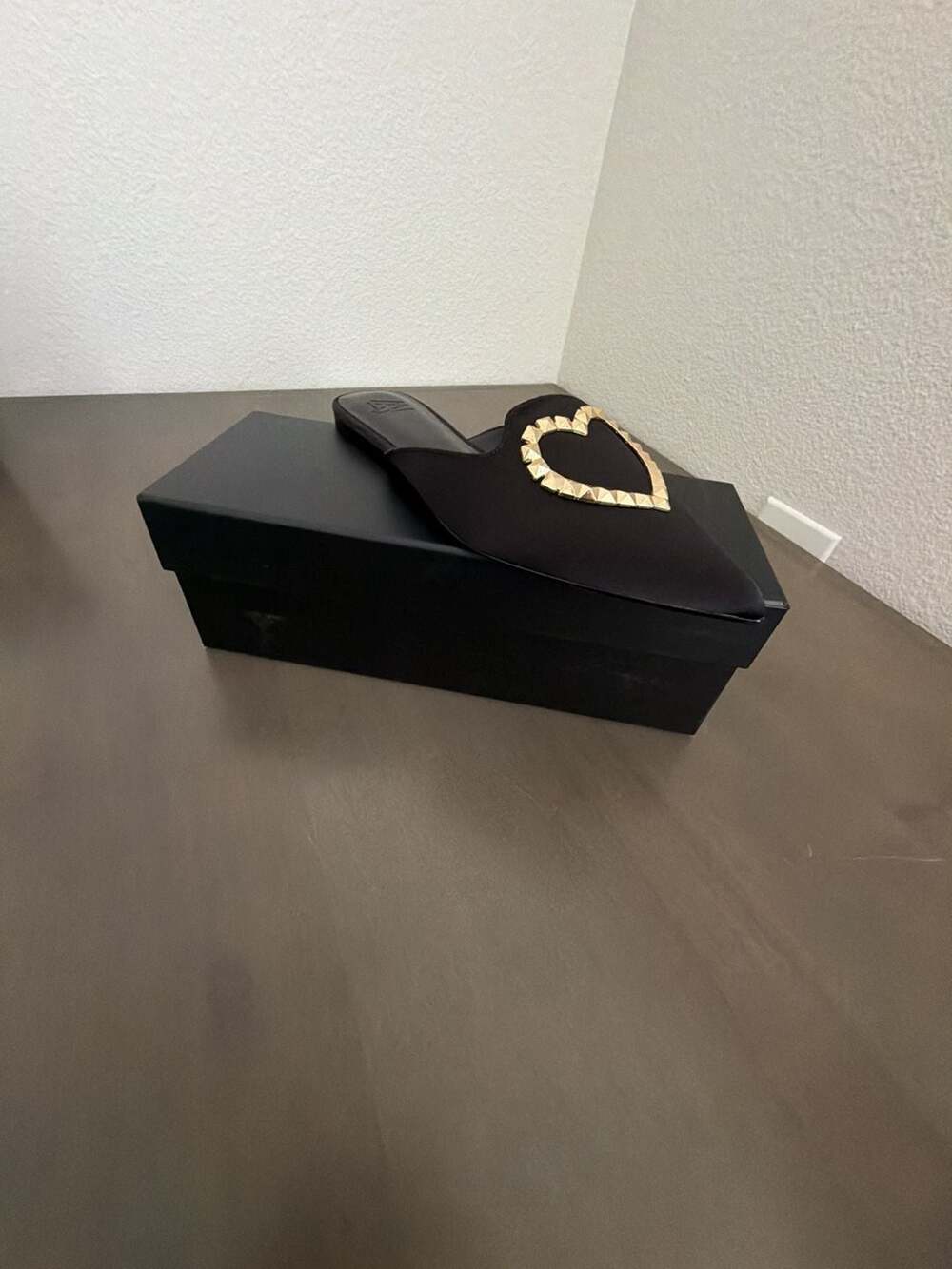 AAJ by Aminah Heart Flat Mule Black Size 7.5M